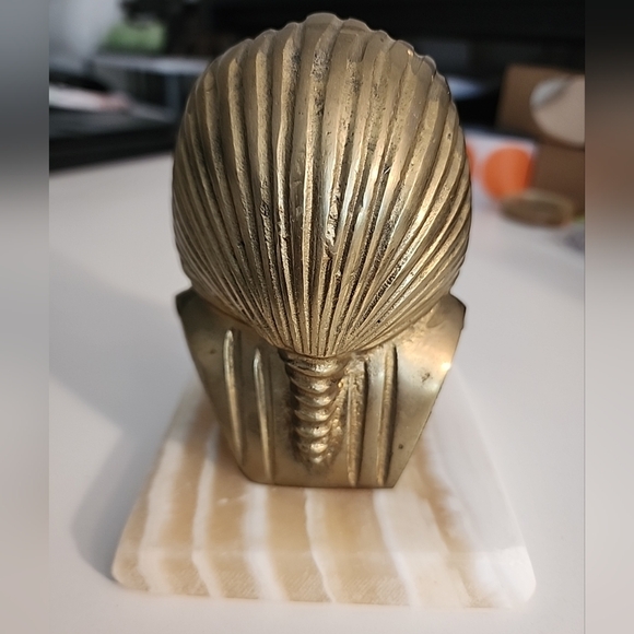 Egyptian King Tutankhamun Sphinx Egyptian Pharaon Brass Bust on alabaster Base. - Picture 6 of 10